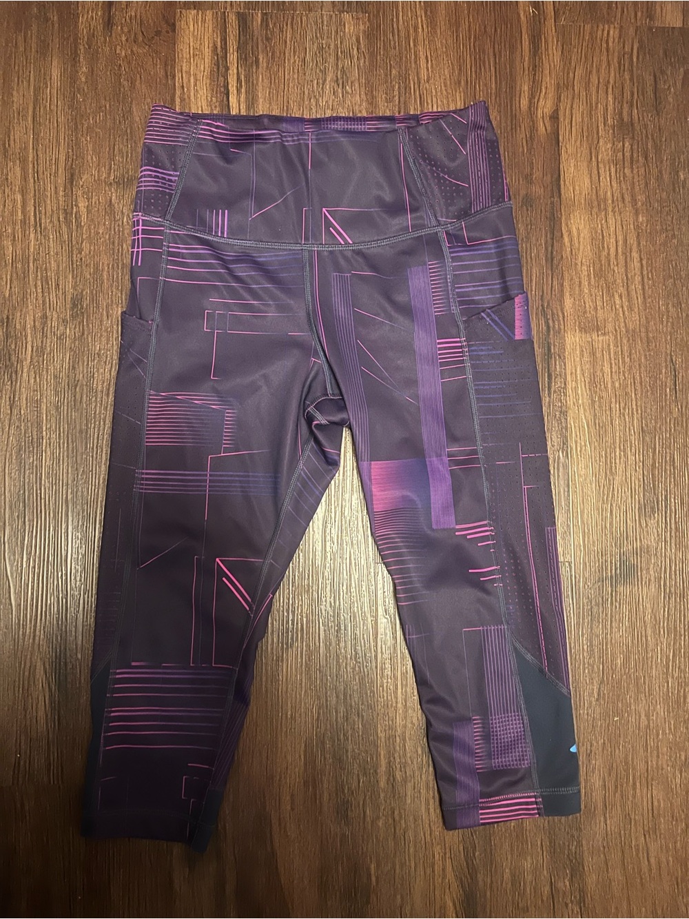 Brooks Purple Geometric Capri Leggings